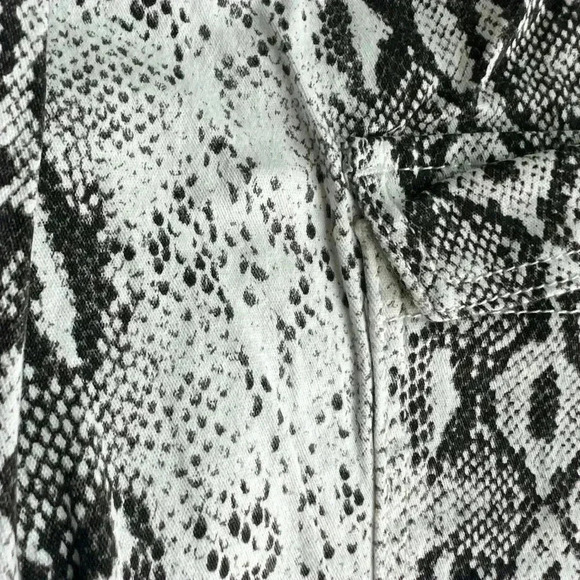 Almost Famous Women's Snake Print Cargo Jogger Pants-Medium-Pockets - Picture 2 of 6